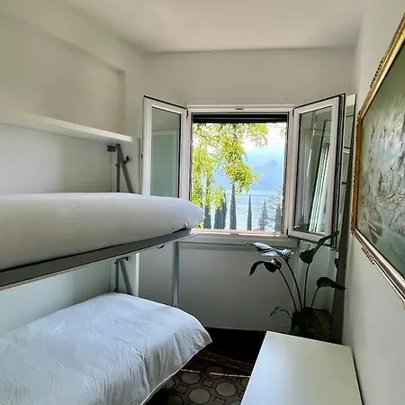 House Within Walking Distance Of The Menaggio