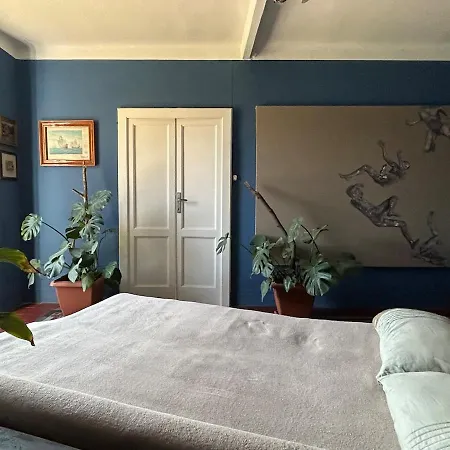 House Within Walking Distance Of The Apartamento Menaggio