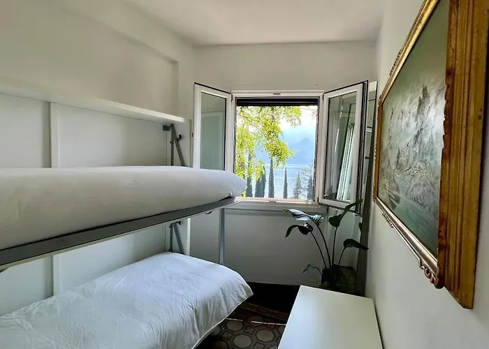 House Within Walking Distance Of The Menaggio